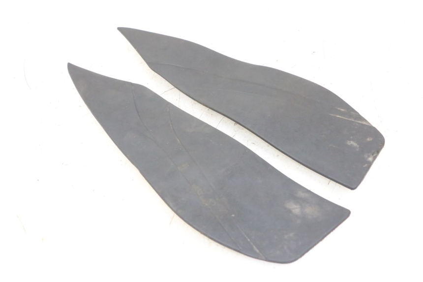 photo de TAPIS MARCHE PIED YAMAHA XMAX X-MAX ABS 125 (2017 - 2020)