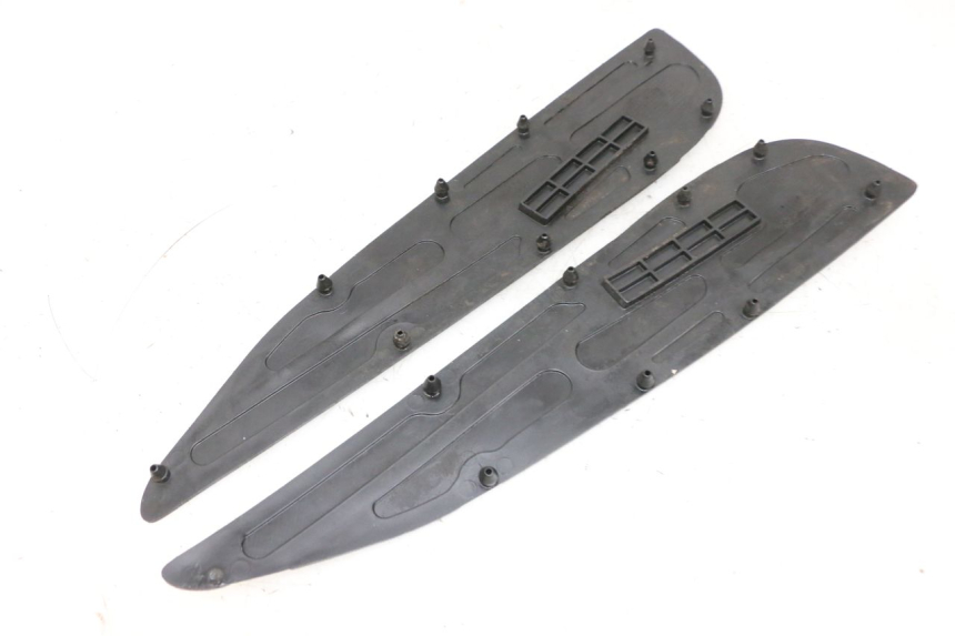 photo de TAPIS MARCHE PIED YAMAHA X-MAX XMAX 125 (2010 - 2013) - Autre angle de vue