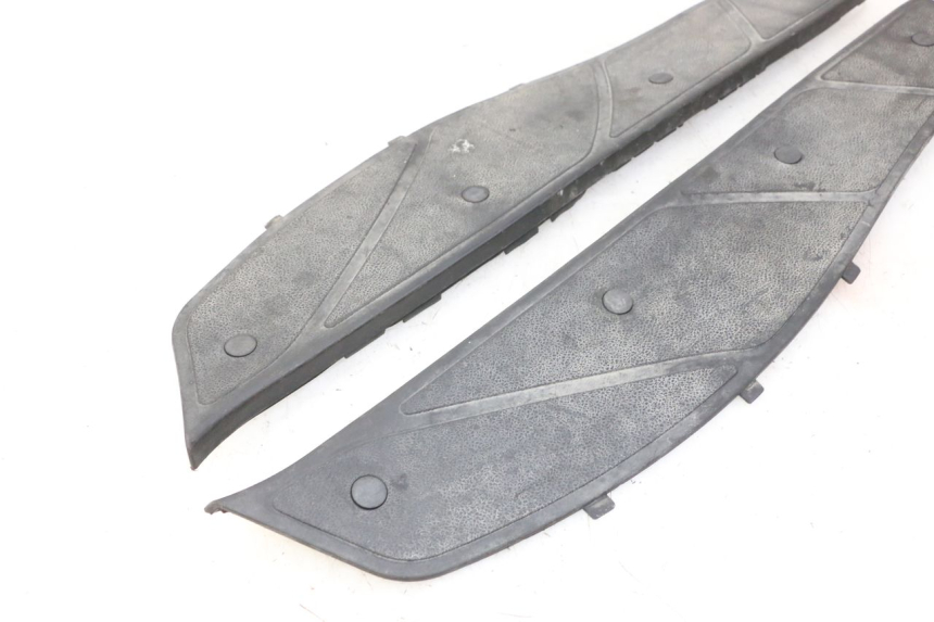 photo de TAPIS MARCHE PIED PIAGGIO X9 EVOLUTION 125 (2003 - 2007)