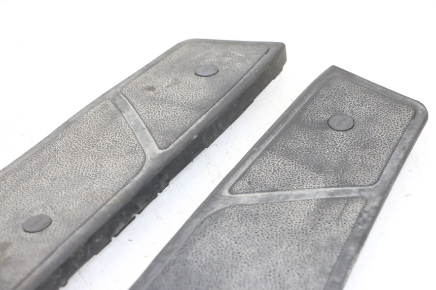 photo de TAPIS MARCHE PIED PIAGGIO X9 EVOLUTION 125 (2003 - 2007)