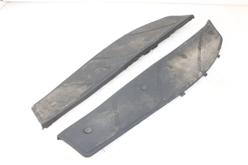 photo de TAPIS MARCHE PIED PIAGGIO X9 EVOLUTION 125 (2003 - 2007)