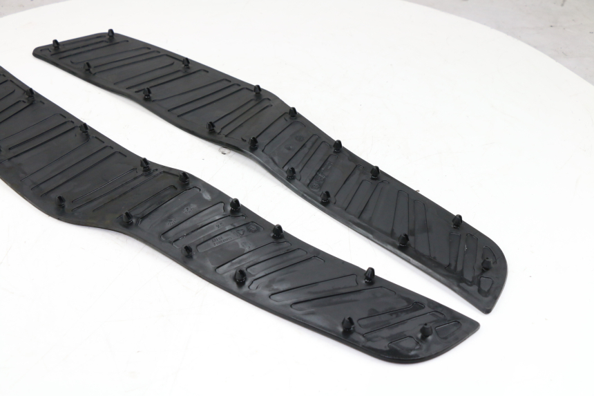 photo de TAPIS MARCHE PIED PIAGGIO XEVO - X EVO 125 (2010 - 2015)