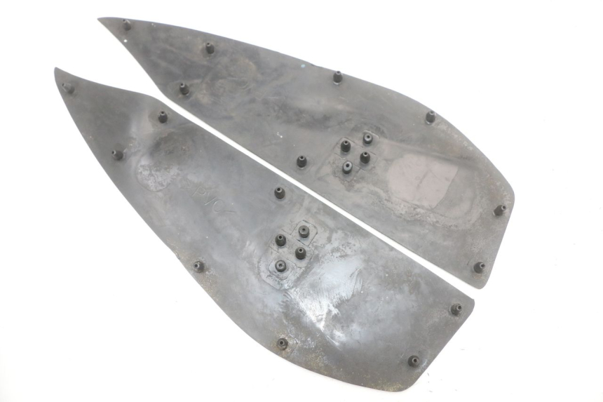 photo de TAPIS MARCHE PIED YAMAHA XMAX X-MAX ABS 125 (2017 - 2020)