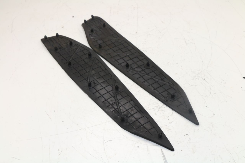 photo de TAPIS MARCHE PIED YAMAHA X-MAX XMAX 250 (2006 - 2009)