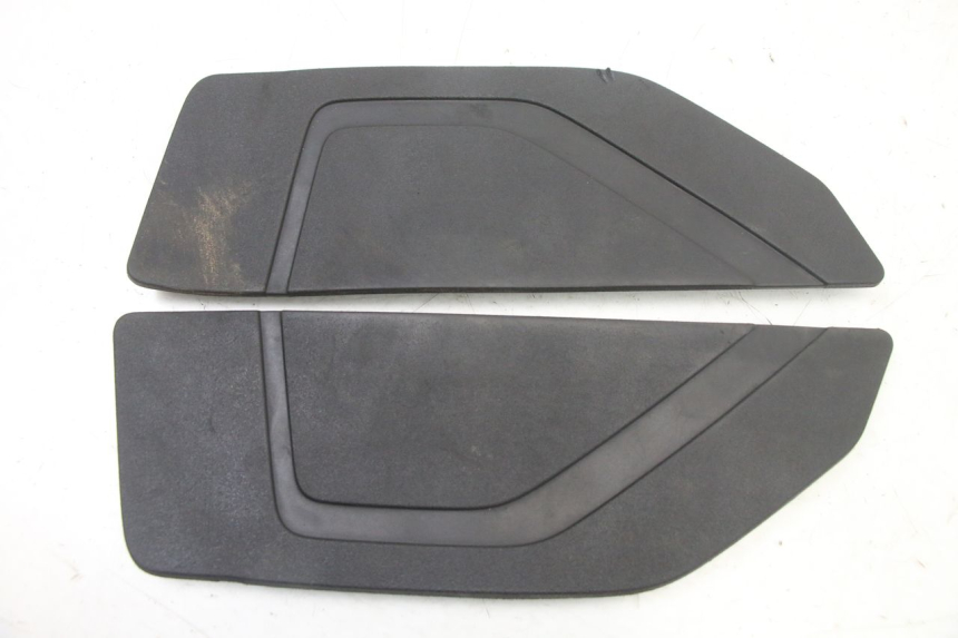 photo de TAPIS MARCHE PIED YAMAHA YP T-MAX TMAX 530 (2017 - 2020)