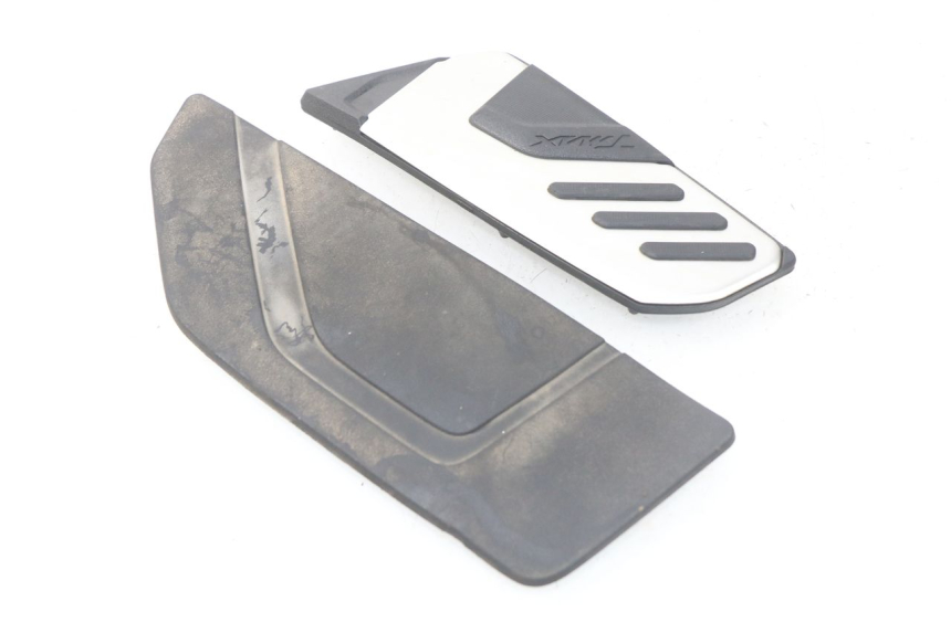 photo de TAPIS MARCHE PIED YAMAHA YP T-MAX TMAX 530 (2017 - 2020)