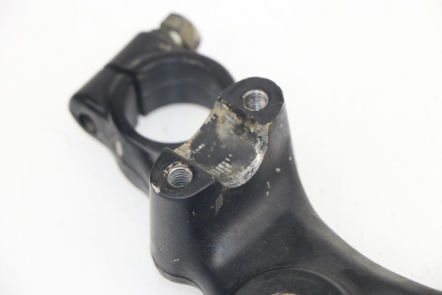 photo de TE FOURCHE SUPERIEUR SUZUKI GN 125 (1997 - 2000)