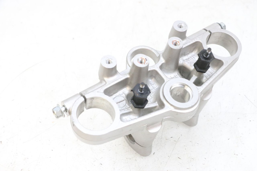 photo de TE FOURCHE SUPERIEUR SUZUKI GSF N BANDIT 600 (1996 - 1999) - Gros plan technique