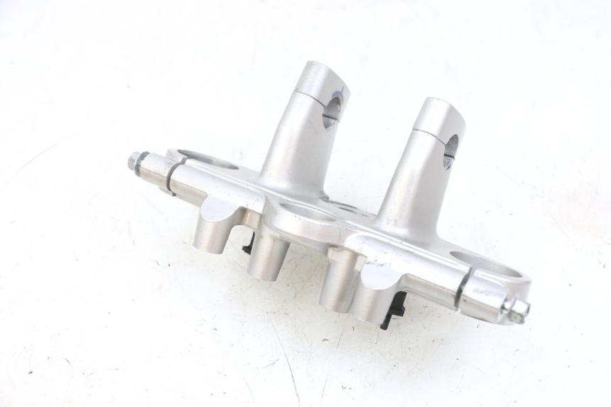 photo de TE FOURCHE SUPERIEUR SUZUKI GSF N BANDIT 600 (1996 - 1999) - Points de fixation