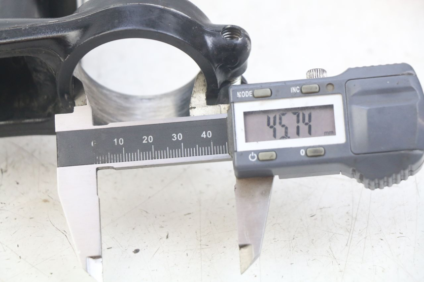 photo de Té FOURCHE SUPERIEUR KAWASAKI KX 85 (2001 - 2013)