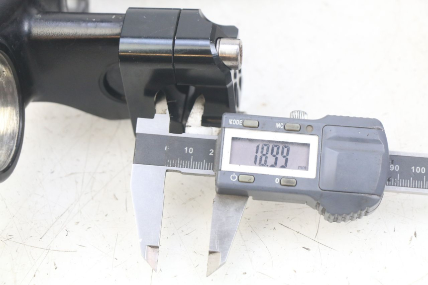 photo de Té FOURCHE SUPERIEUR KAWASAKI KX 85 (2001 - 2013)