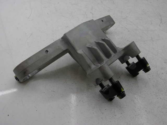 photo de TE FOURCHE SUPERIEUR KYMCO XCITING RI ABS 500 (2010) - Points de fixation