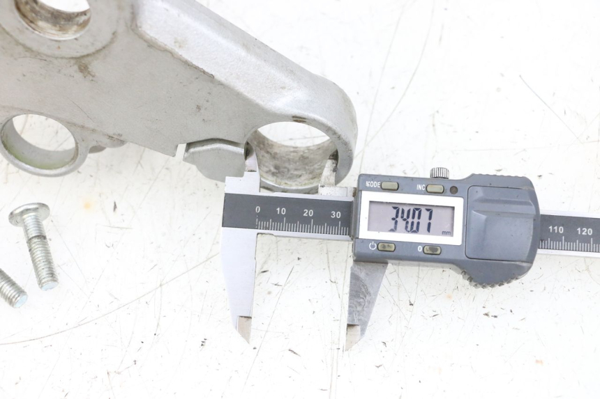 photo de TE FOURCHE SUPERIEUR HONDA NSR R 125 (1994 - 2003) - Zoom état d’usage