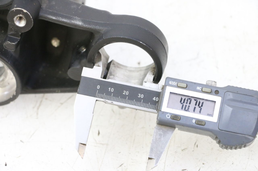 photo de TE FOURCHE SUPERIEUR HONDA NTV DEAUVILLE 650 (2001 - 2006)