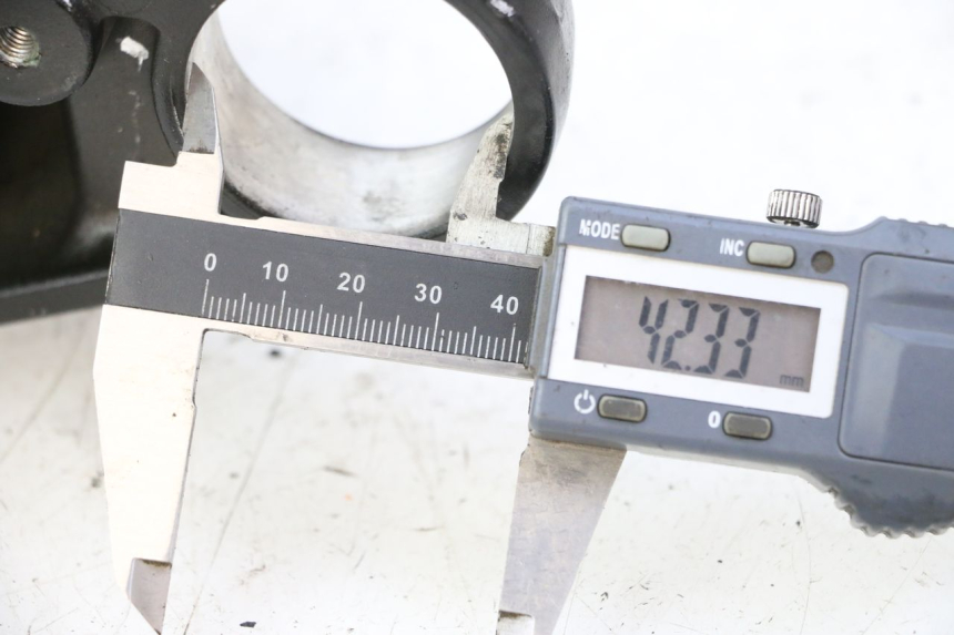 photo de Té FOURCHE SUPERIEUR YAMAHA TDM ABS 900 (2002 - 2014)