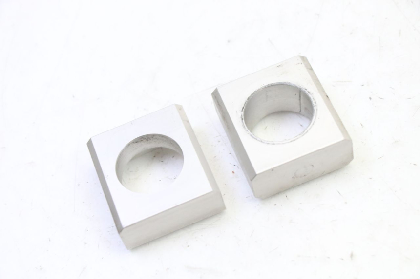 photo de TENDEUR CHAINE YAMAHA FZ6 FAZER S2 600 (2007 - 2011)