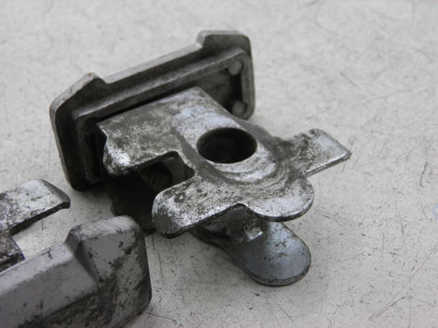 photo de TENDEUR CHAINE SUZUKI SV S 650 (1999 - 2002)