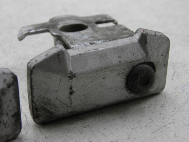 photo de TENDEUR CHAINE SUZUKI SV S 650 (1999 - 2002)