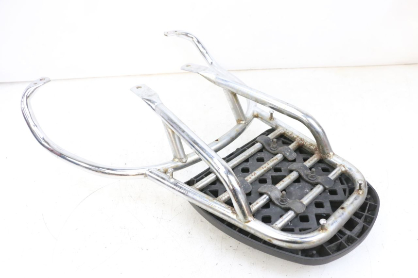 photo de TOP CASE PEUGEOT DJANGO 4T 50 (2014 - 2019) - Gros plan technique