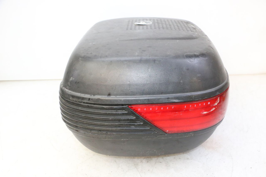 photo de TOP CASE PEUGEOT KISBEE 2T 50 (2010 - 2017)