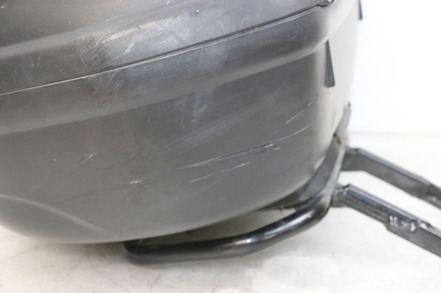 photo de TOP CASE PEUGEOT KISBEE 4T 50 (2010 - 2017) - Détails caractéristiques