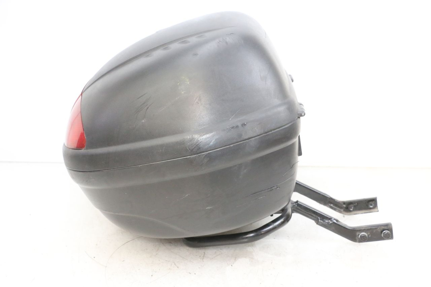 photo de TOP CASE PEUGEOT KISBEE 4T 50 (2010 - 2017) - Zoom composants