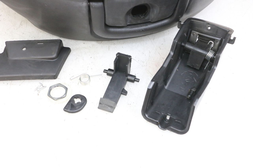 photo de TOP CASE PIAGGIO MP3 RL 250 (2006 - 2010) - Détails caractéristiques