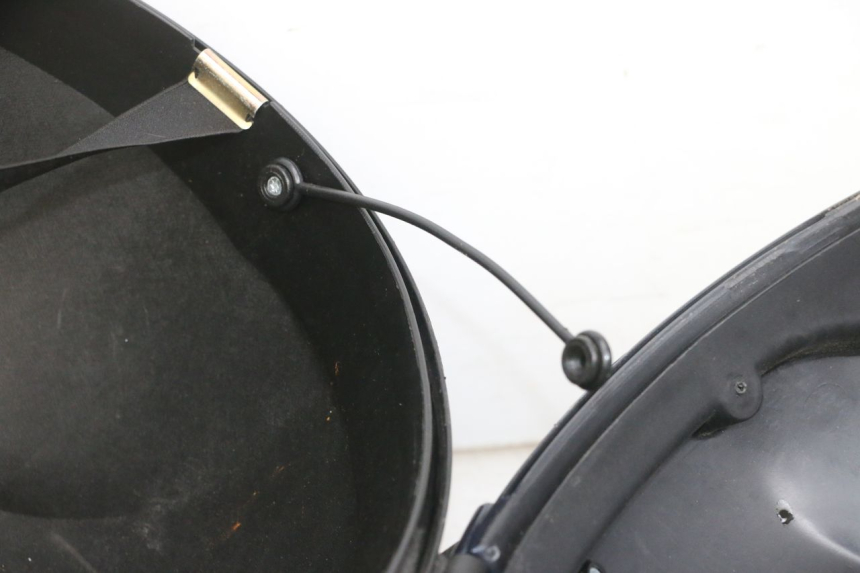 photo de TOP CASE PIAGGIO MP3 RL 250 (2006 - 2010) - Autre angle de vue