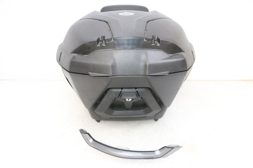 photo de TOP CASE YAMAHA NEO'S CORE 1 (2022 - 2026) - Zoom état d’usage