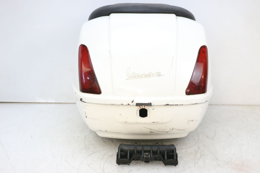 photo de TOP CASE PIAGGIO VESPA GTS SUPER IE 125 (2009 - 2016) - Vue principale