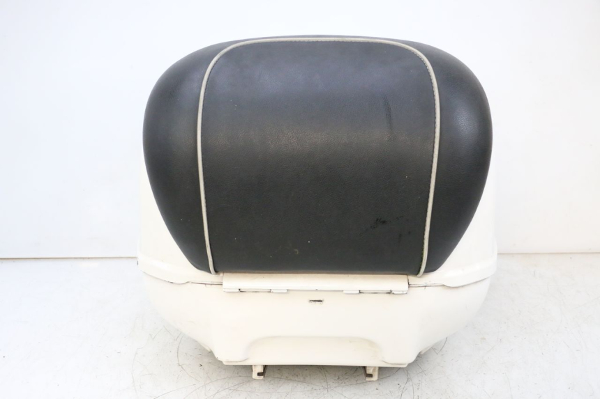 photo de TOP CASE PIAGGIO VESPA GTS SUPER IE 125 (2009 - 2016) - Inspection visuelle