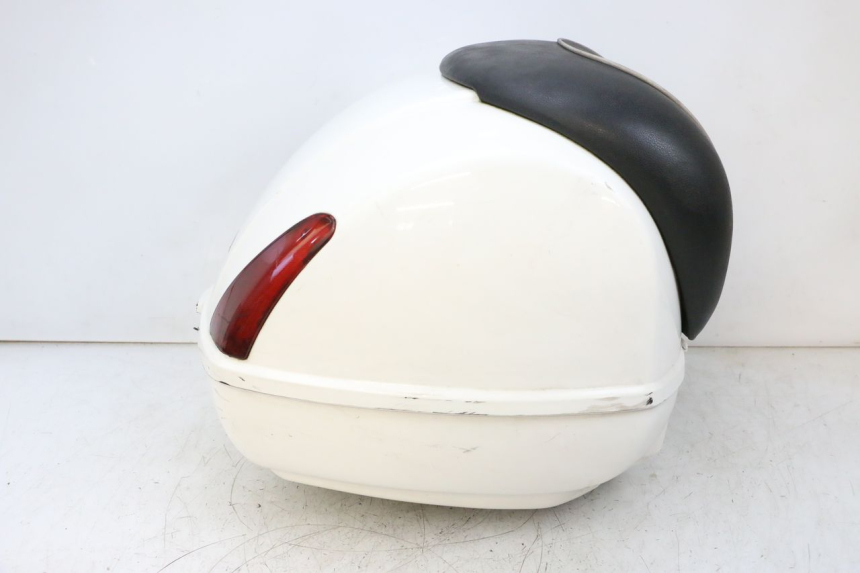 photo de TOP CASE PIAGGIO VESPA GTS SUPER IE 125 (2009 - 2016) - Focus structure