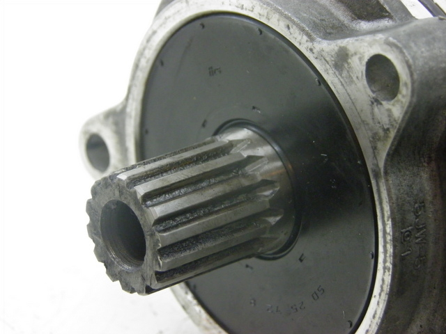 photo de TRANSMISSION ROUE  YAMAHA FJR 1300 (2004 - 2005) - Autre angle de vue