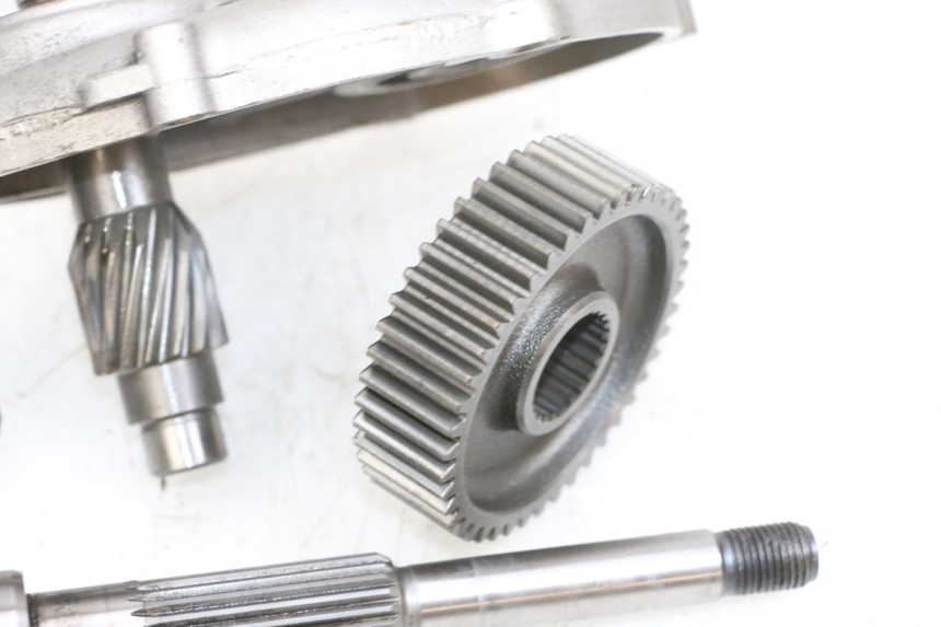 photo de TRANSMISSION ROUE YAMAHA YP MAJESTY 125 (2002 - 2006) - Gros plan technique