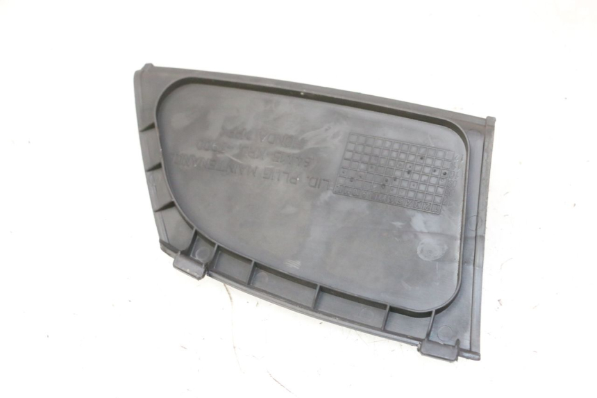 photo de TRAPPE DE VISITE DROITE HONDA FES S-WING SWING ABS 125 (2007 - 2015)