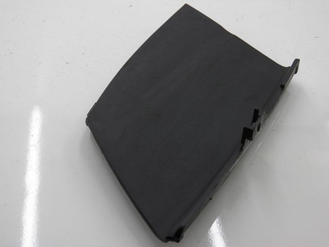 photo de TRAPPE DE VISITE DROITE HONDA FES S-WING SWING 125 (2007 - 2015) - Détail de la pièce