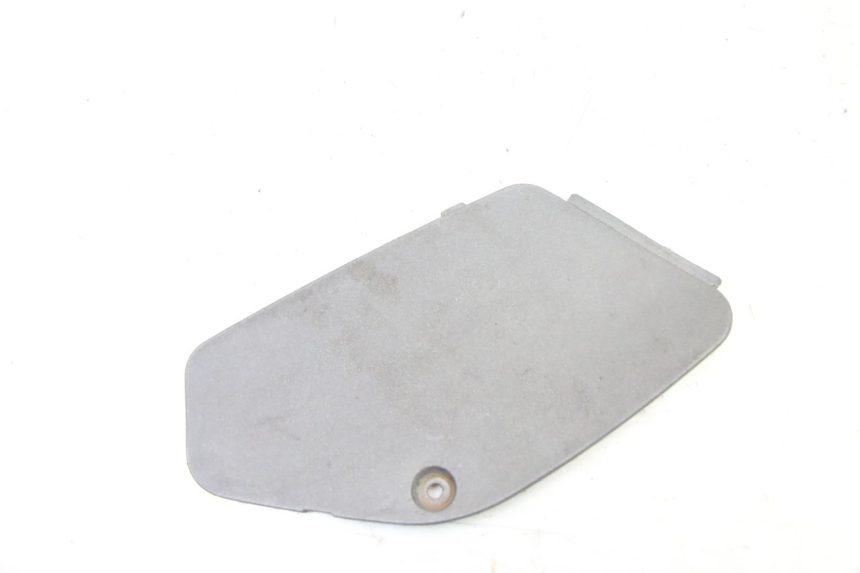 photo de TRAPPE DE VISITE DROITE PIAGGIO X8 125 (2004 - 2007)