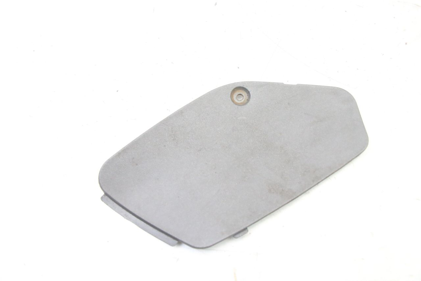 photo de TRAPPE DE VISITE DROITE PIAGGIO X8 125 (2004 - 2007)