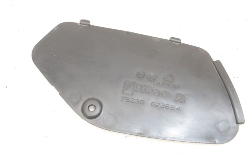 photo de TRAPPE DE VISITE GAUCHE PIAGGIO XEVO - X EVO 125 (2007 - 2017) - Détail de la pièce