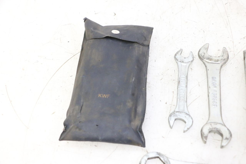 photo de TROUSSE A OUTILS HONDA CBF 125 (2009 - 2015)