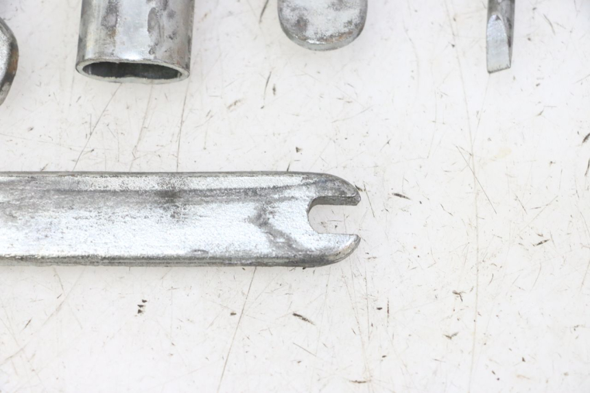 photo de TROUSSE A OUTILS HONDA CBF 125 (2009 - 2015)