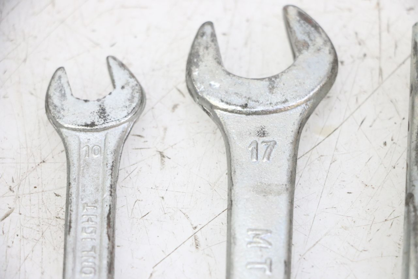 photo de TROUSSE A OUTILS HONDA CBF 125 (2009 - 2015)