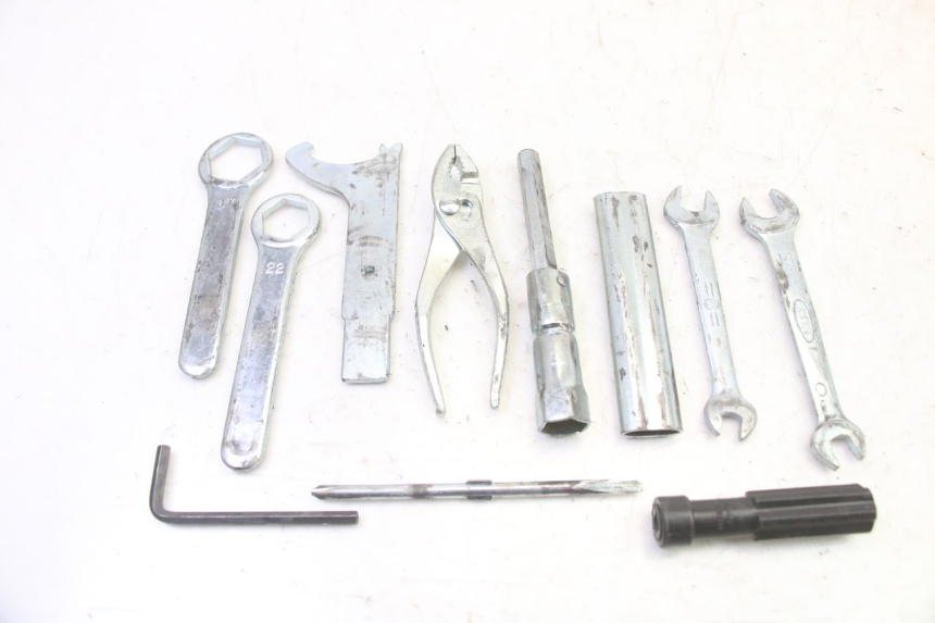 photo de TROUSSE A OUTILS HONDA CBR RR FIREBLADE 900 (1992 - 1994)