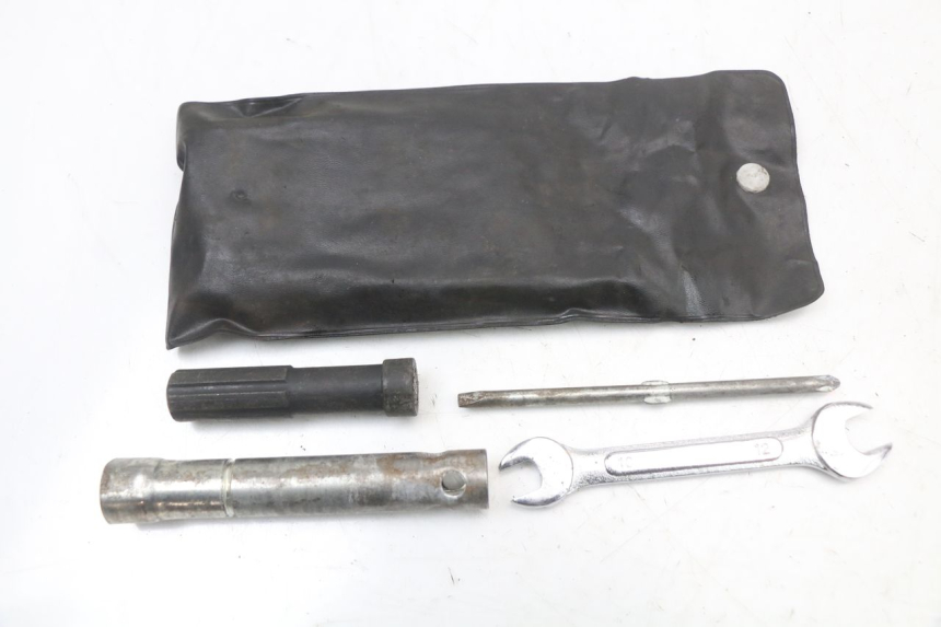photo de TROUSSE A OUTILS HYOSUNG GTR 125 (2006 - 2008)