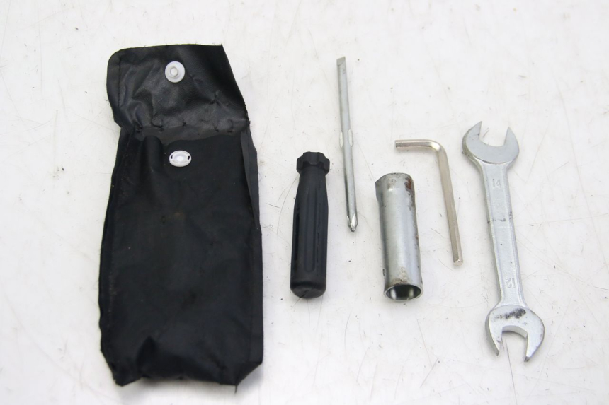 photo de TROUSSE A OUTILS JM MOTORS OLDIES 4T 50 (2010 - 2020)