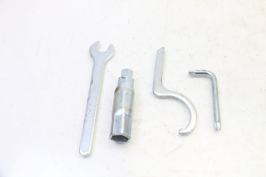 photo de TROUSSE A OUTILS PIAGGIO MP3 RL 250 (2007 - 2010)