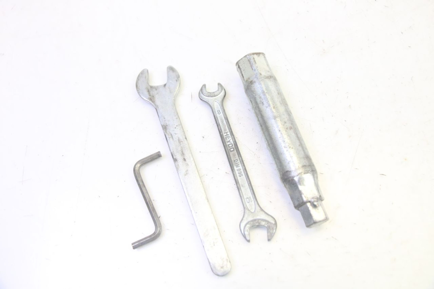 photo de TROUSSE A OUTILS PIAGGIO MP3 500 (2011 - 2015)