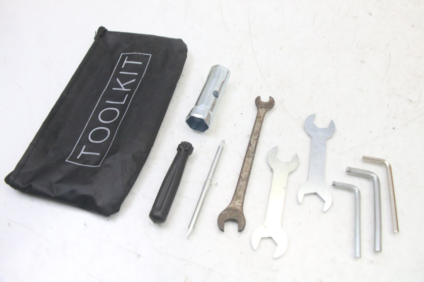 photo de TROUSSE A OUTILS PEUGEOT KISBEE 4T 50 (2010 - 2017)