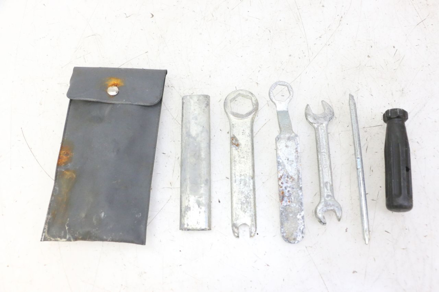 photo de TROUSSE A OUTILS HONDA SCV LEAD 100 (2003 - 2007)