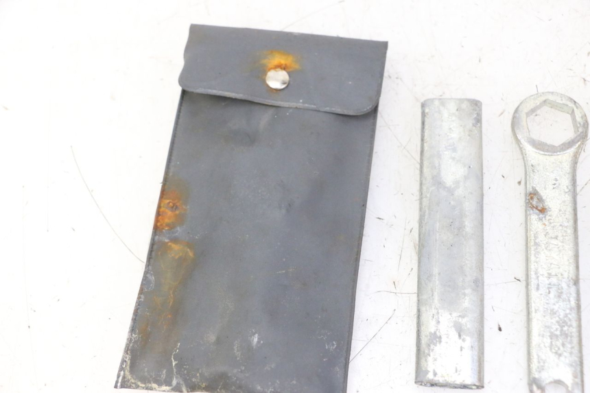 photo de TROUSSE A OUTILS HONDA SCV LEAD 100 (2003 - 2007)
